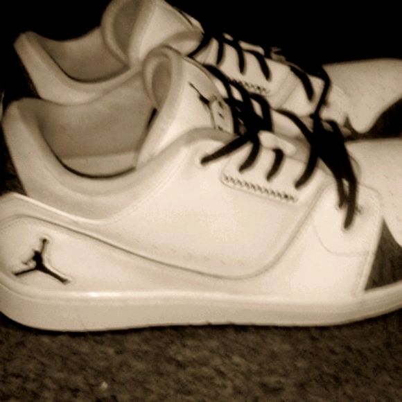 Air Jordans - Picture 2 of 6